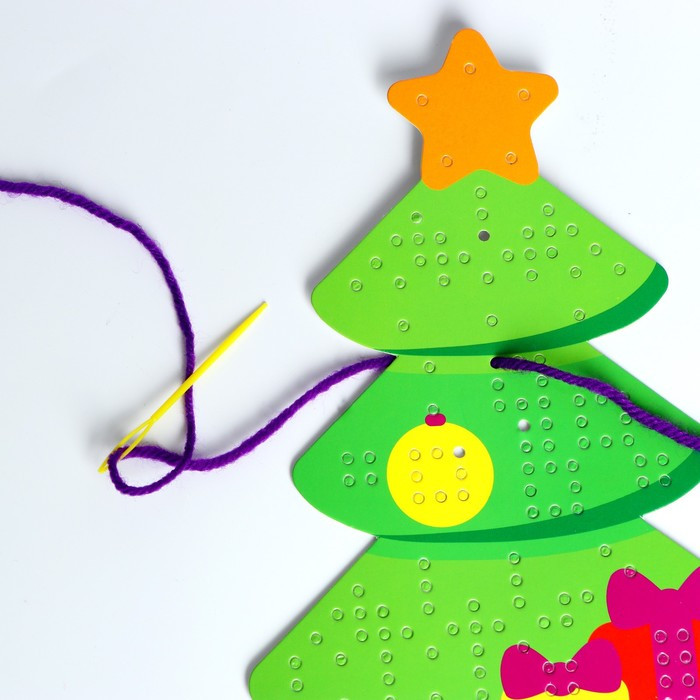 Новый год, вышивка пряжей «Ёлка» на картоне с пластиковой иглой